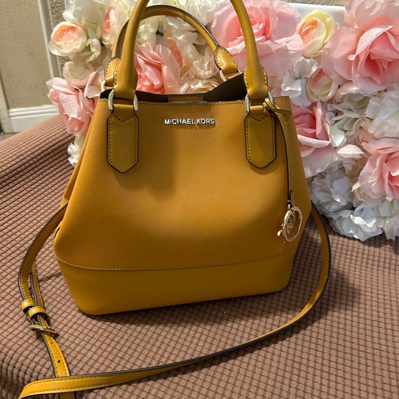 Michael Kors Yellow Handbag - Picture 1 of 3